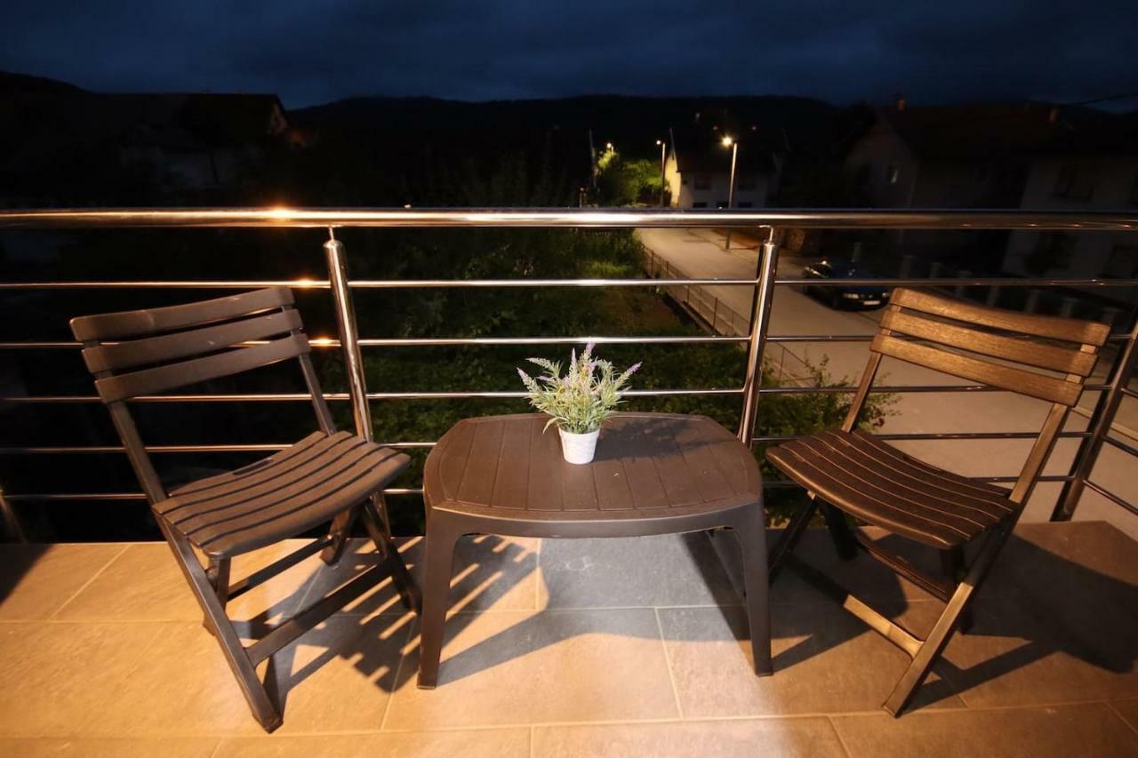 Apartman F&F Otočac المظهر الخارجي الصورة