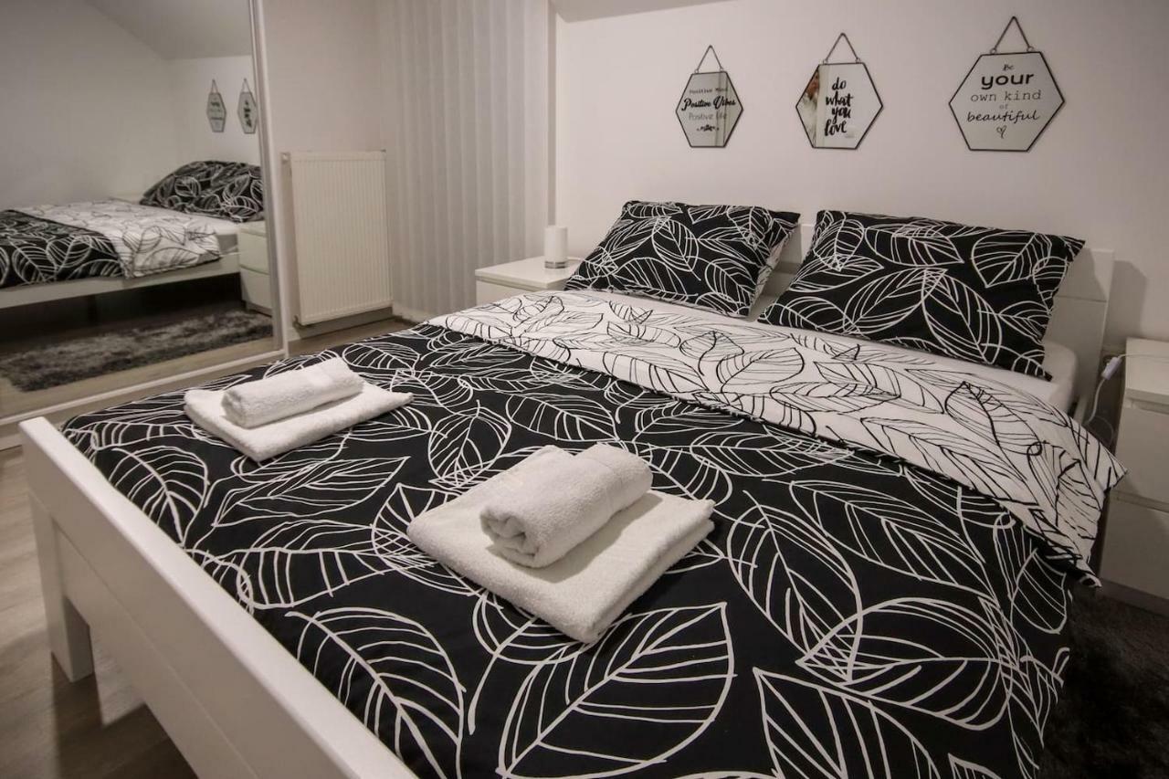 Apartman F&F Otočac المظهر الخارجي الصورة