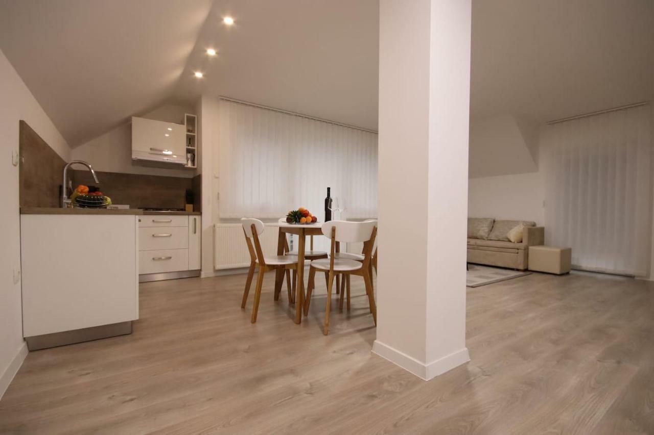 Apartman F&F Otočac المظهر الخارجي الصورة