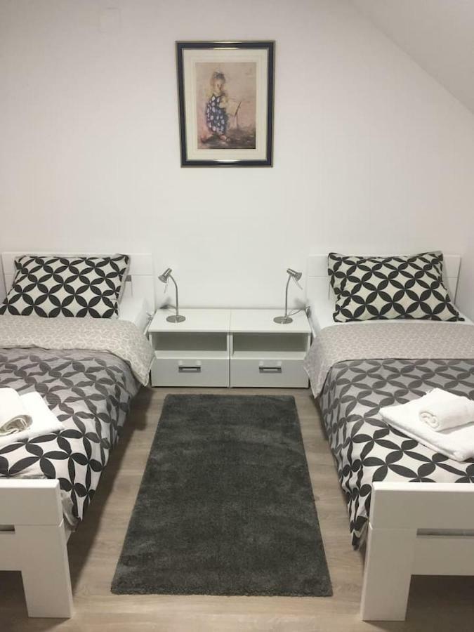Apartman F&F Otočac المظهر الخارجي الصورة