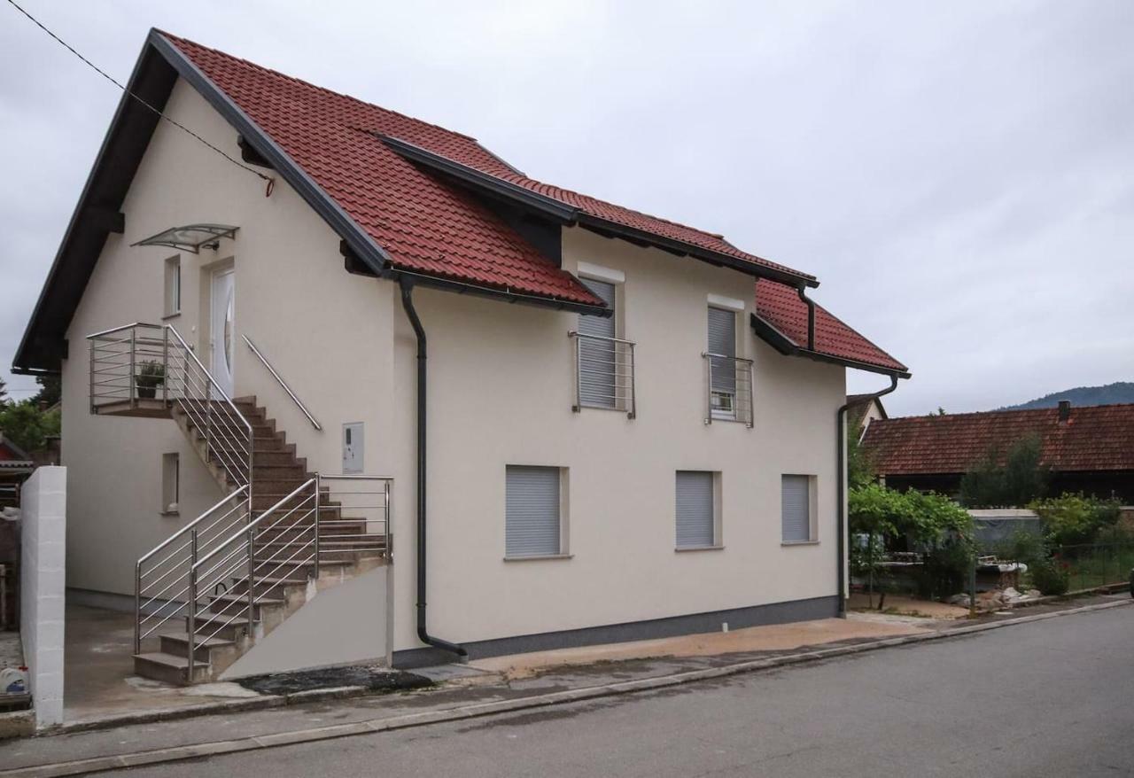 Apartman F&F Otočac المظهر الخارجي الصورة