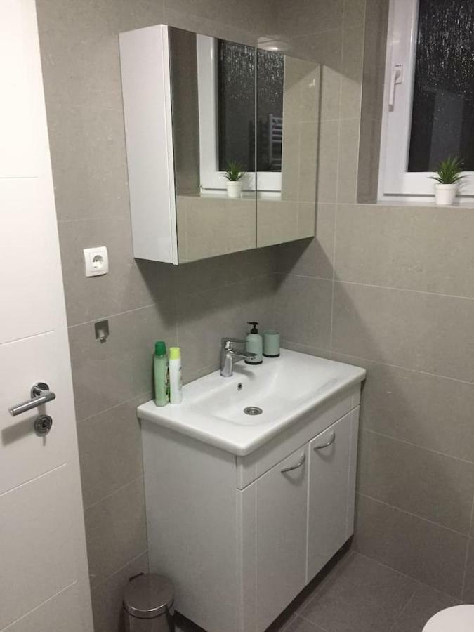 Apartman F&F Otočac المظهر الخارجي الصورة