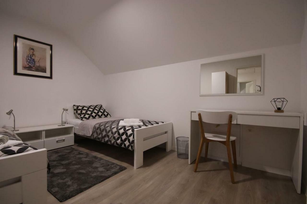 Apartman F&F Otočac المظهر الخارجي الصورة